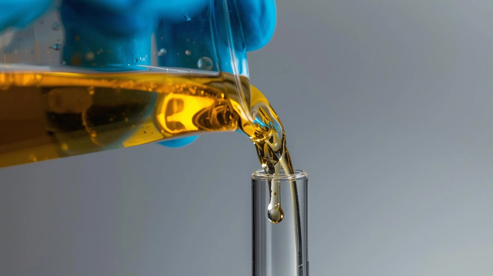 Analytical instruments GC and KF